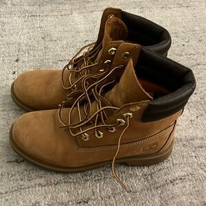 Women’s size 6 timberland boots